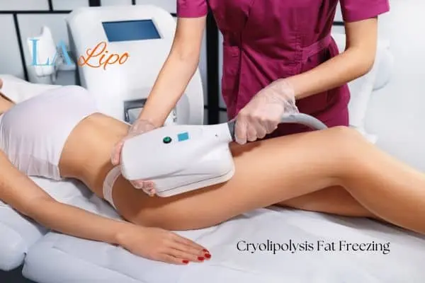Woman receiving coolsculpting Bedford Park treatment on her thighs